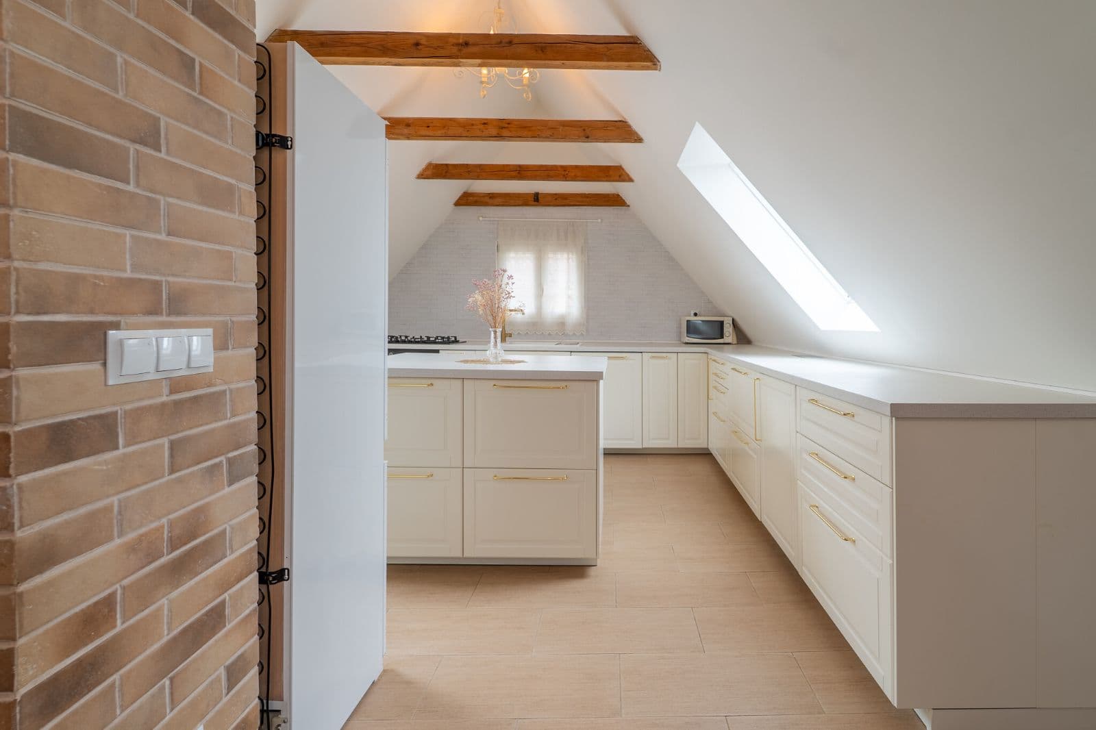 Pronájem vícegeneračního domu 126 m², pozemek 257 m²Makotřasy