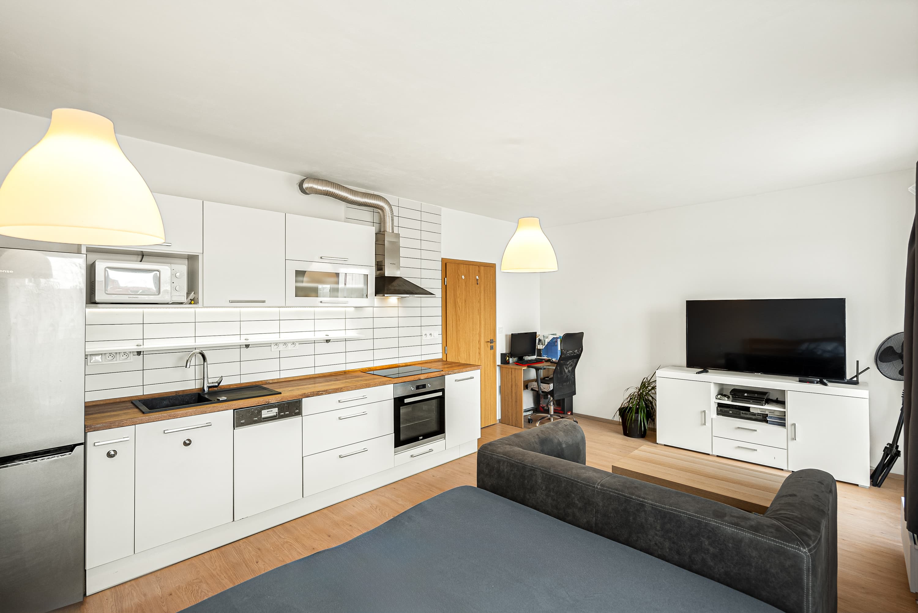 Prodej bytu 1+kk 34 m2, Ječná - Hostivice