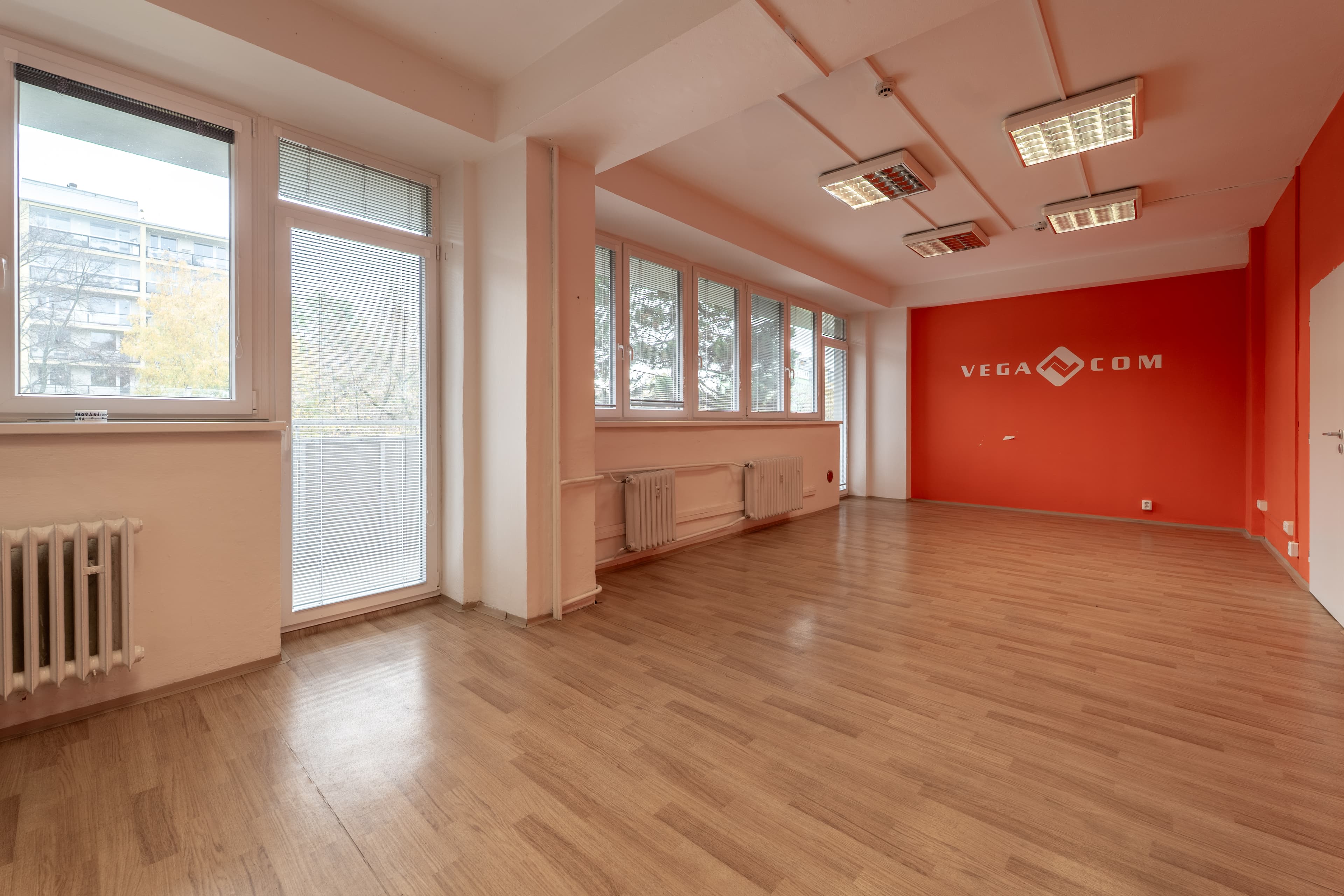 Pronájem kanceláře 35 m2, Střížkov, Praha 9