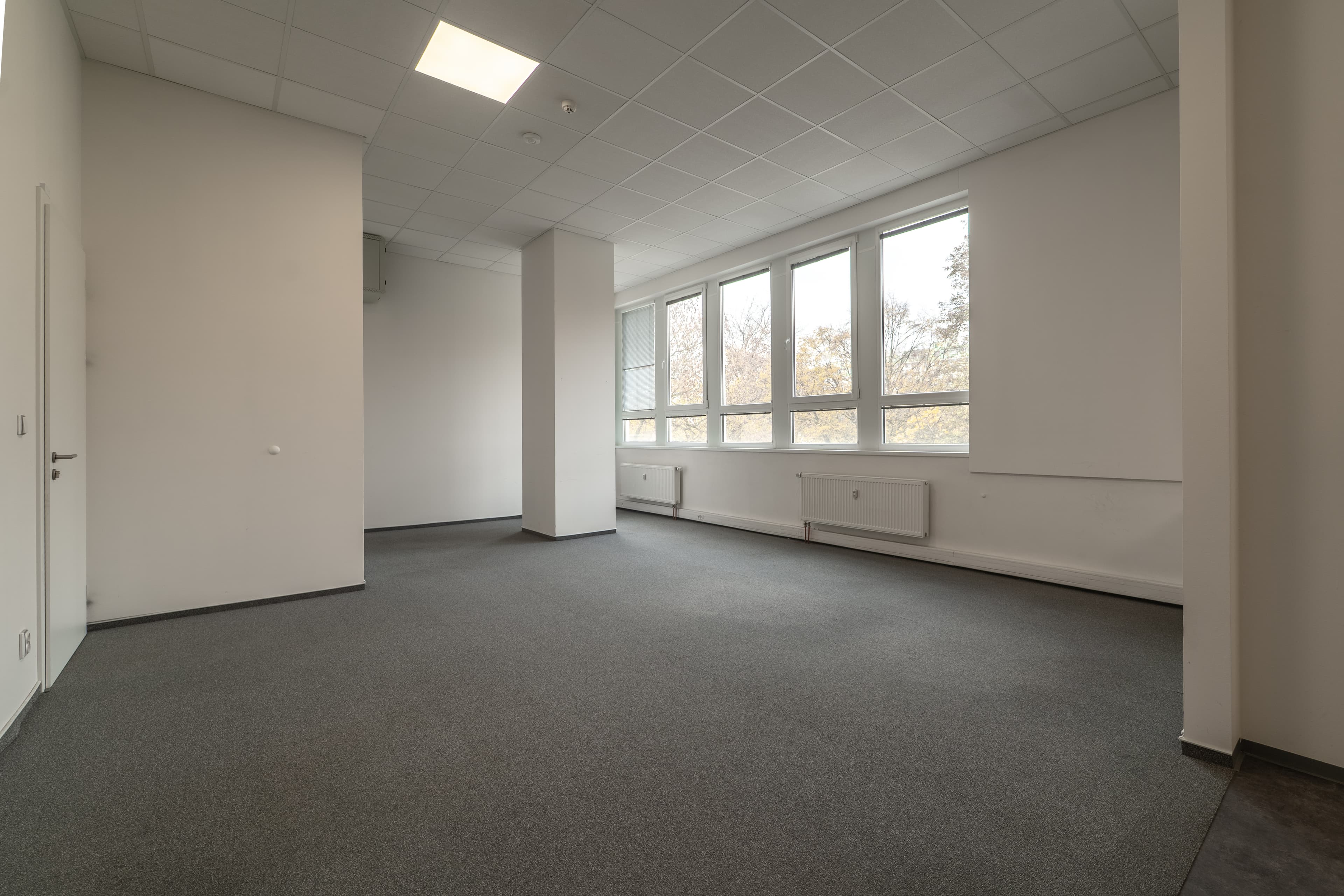 Pronájem kanceláře 60 m2, Střížkov, Praha 9